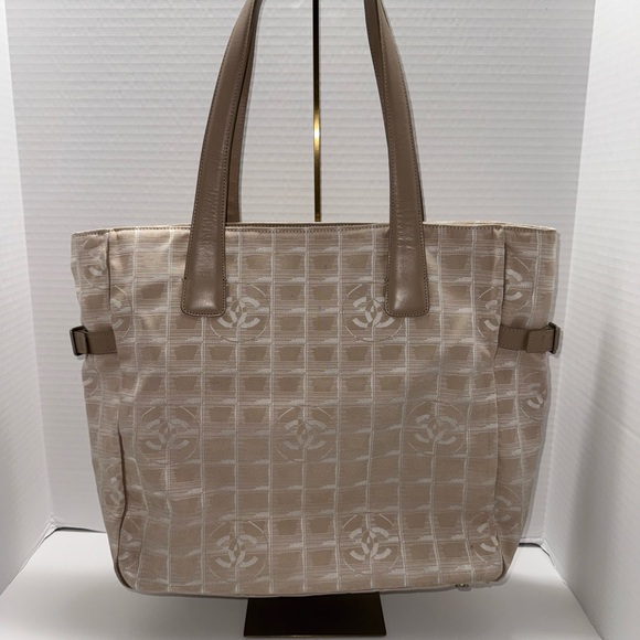 CHANEL Nylon Medium Traveline Tote Beige - Picture 1 of 16